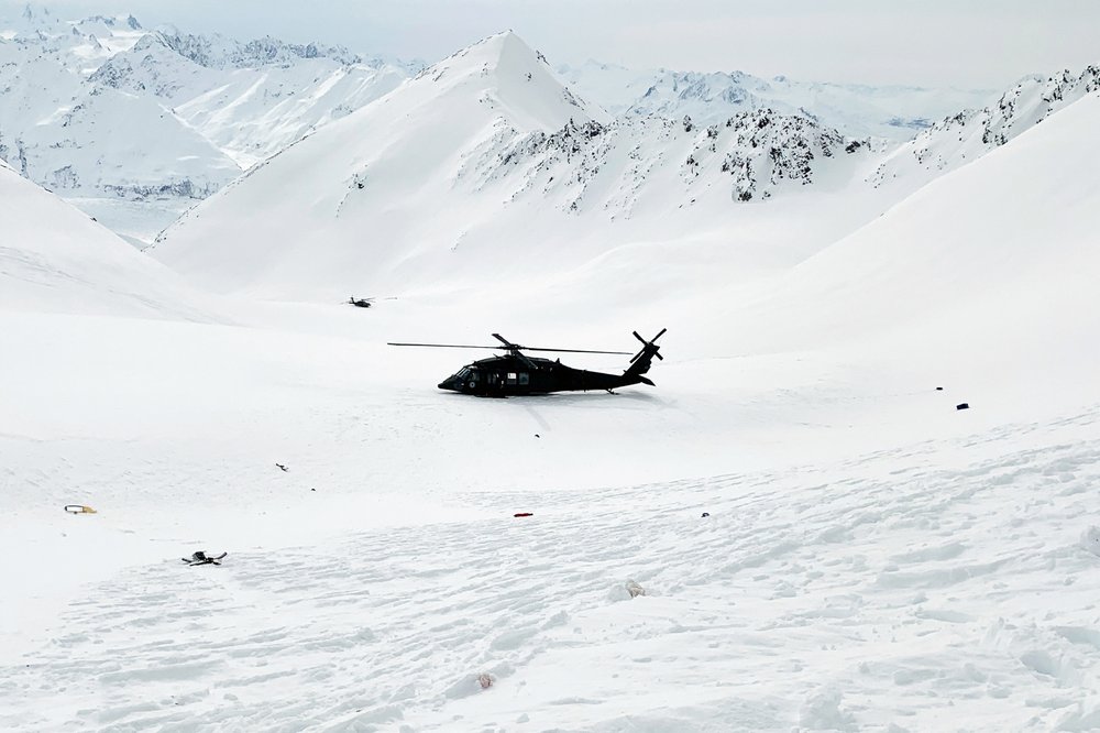 crash helicopter Alaska