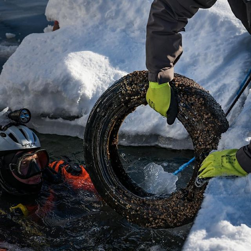 Environnement : des passionnés de plongée traquent les déchets toxiques dans les canaux de Stockholm