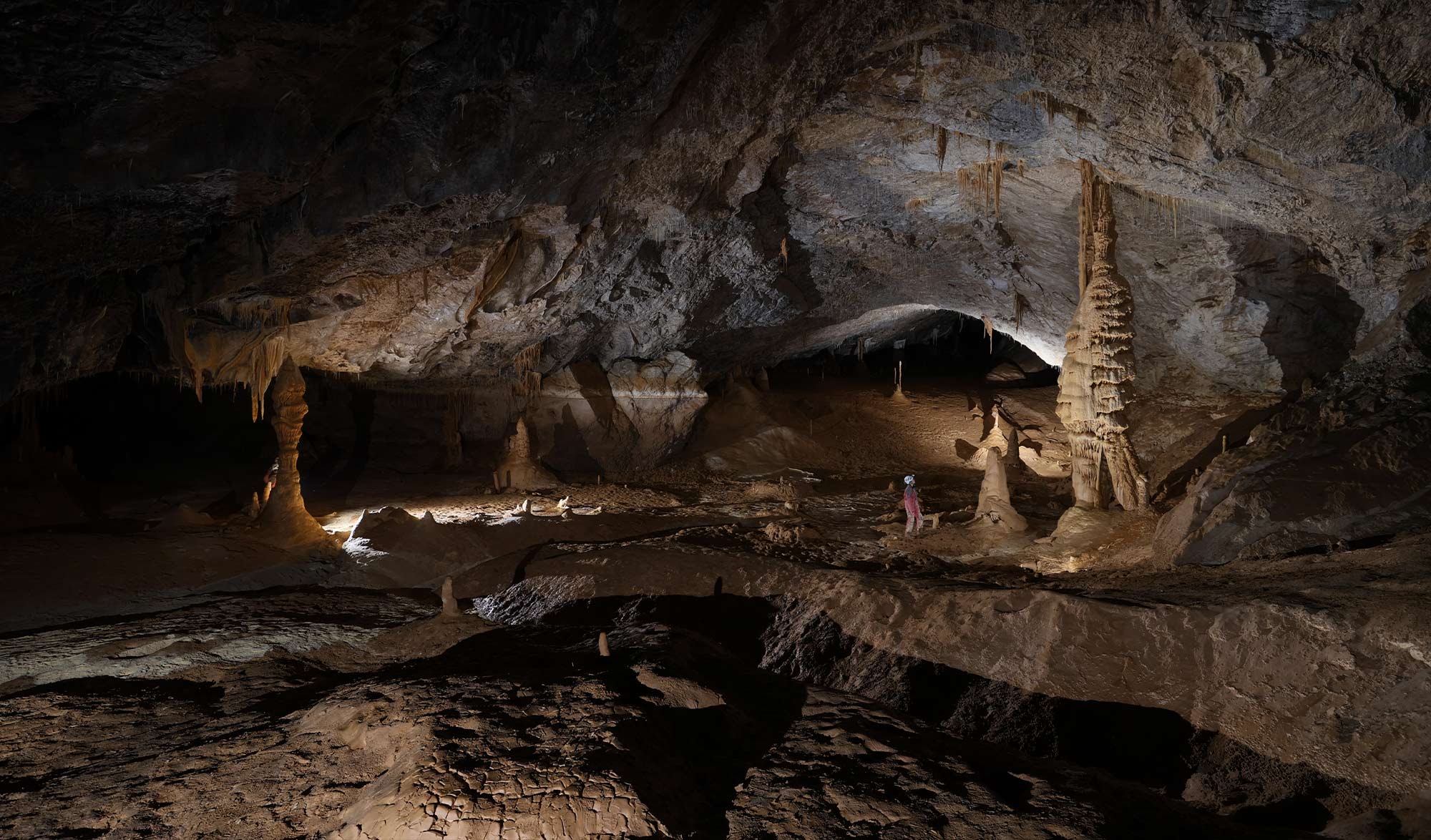 Deep Time : Exploration de la grotte de Lombrives