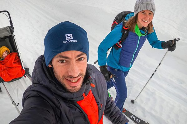 Kilian Jornet, Emenie Forsberg et leur fille en ski de rando