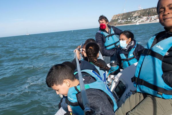 Paul Meilhat embarque les enfants de banlieue avec Surfrider