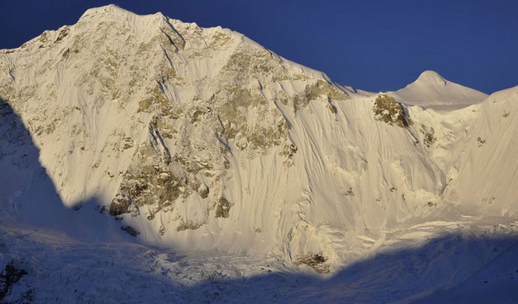 La face nord du Baruntse