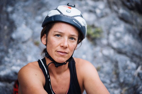 Caroline Ciavaldini dans "Une jolie fleur"