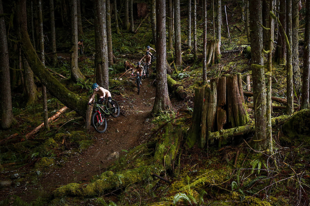 Huck Nacked : du VTT à poil / nu