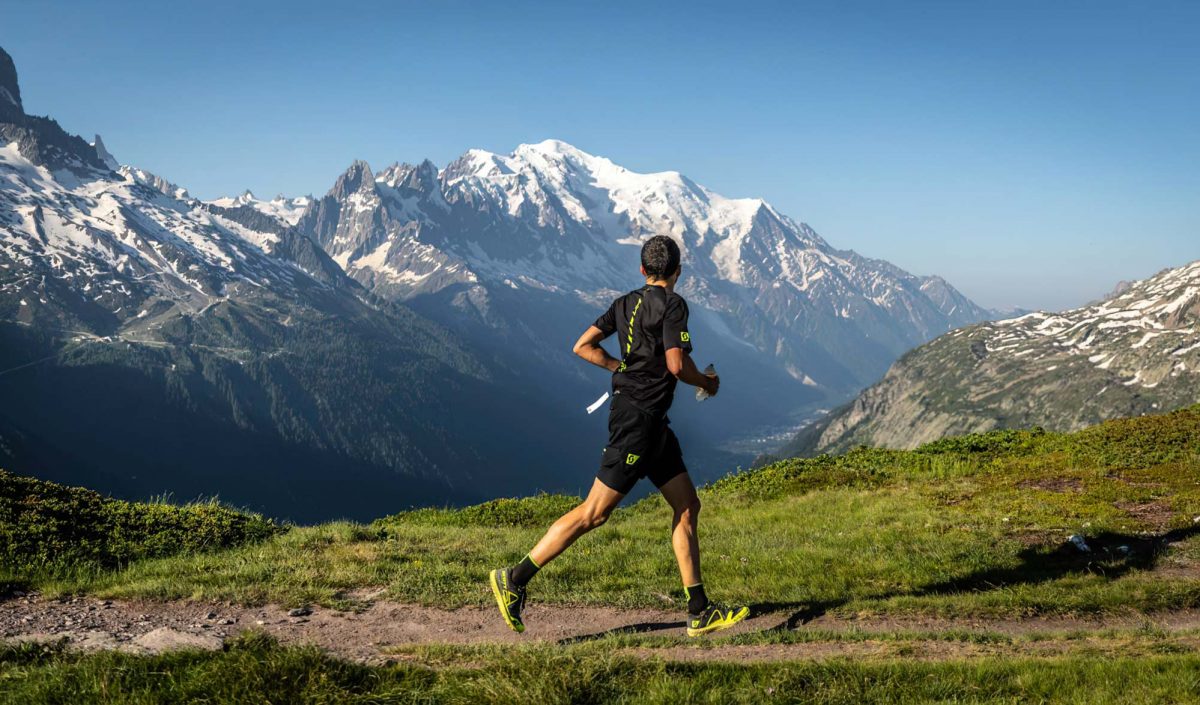 Coureur sur le marathon du Mont-Blanc