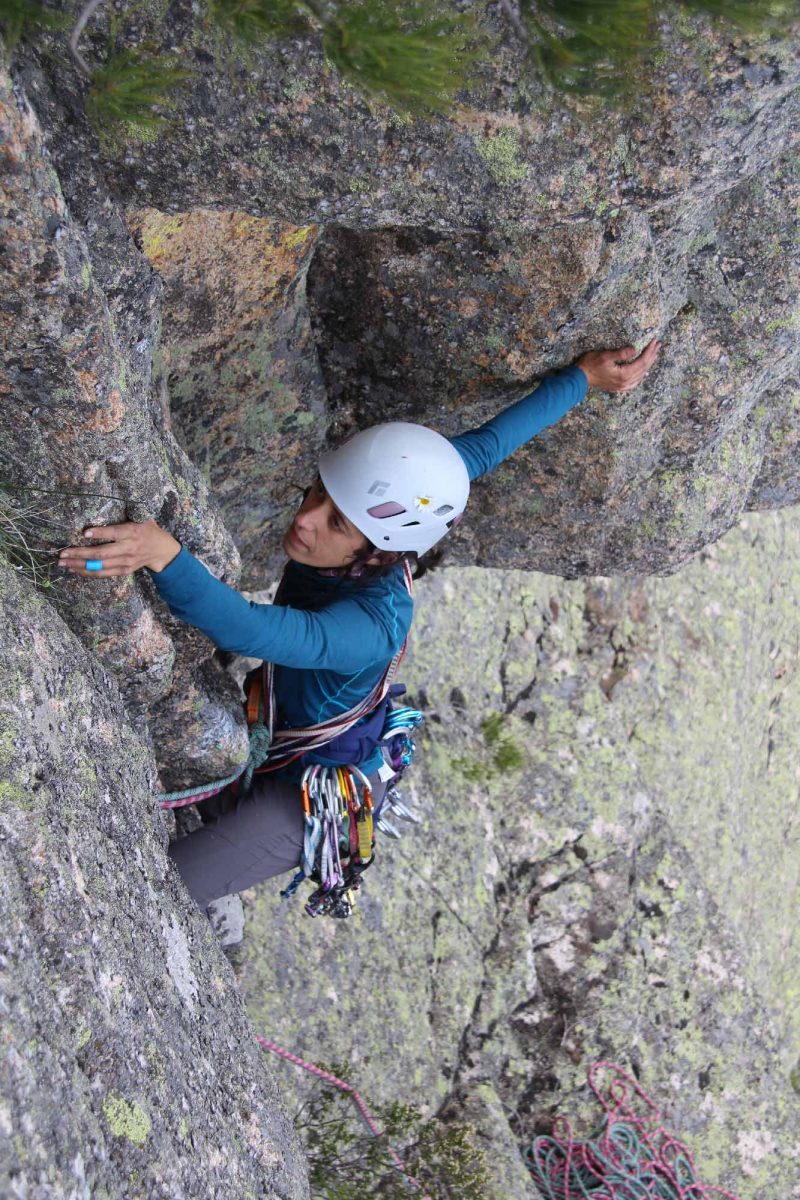 Les accordées : groupe de femmes alpiniste ouvrant une grande voie en Corse