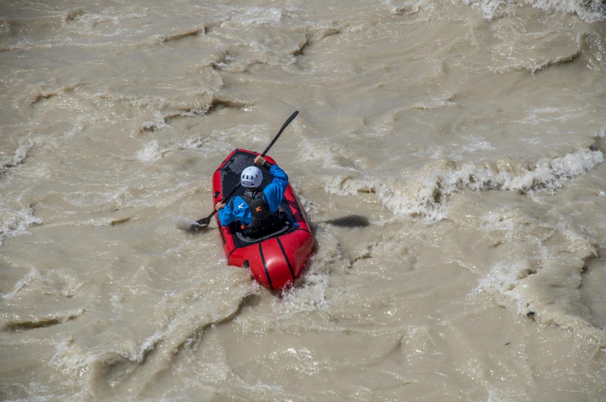 descente rivière (rapide) en packraft