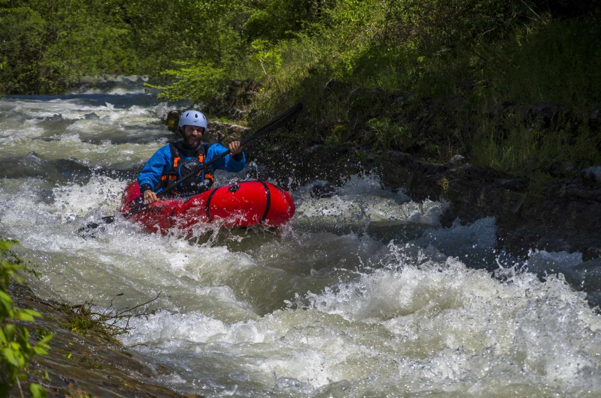 descente rivière (rapide) en packraft