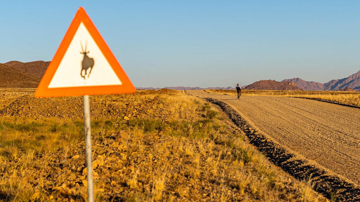 Steven le Hyaric : traversée du désert du Namib à vélo