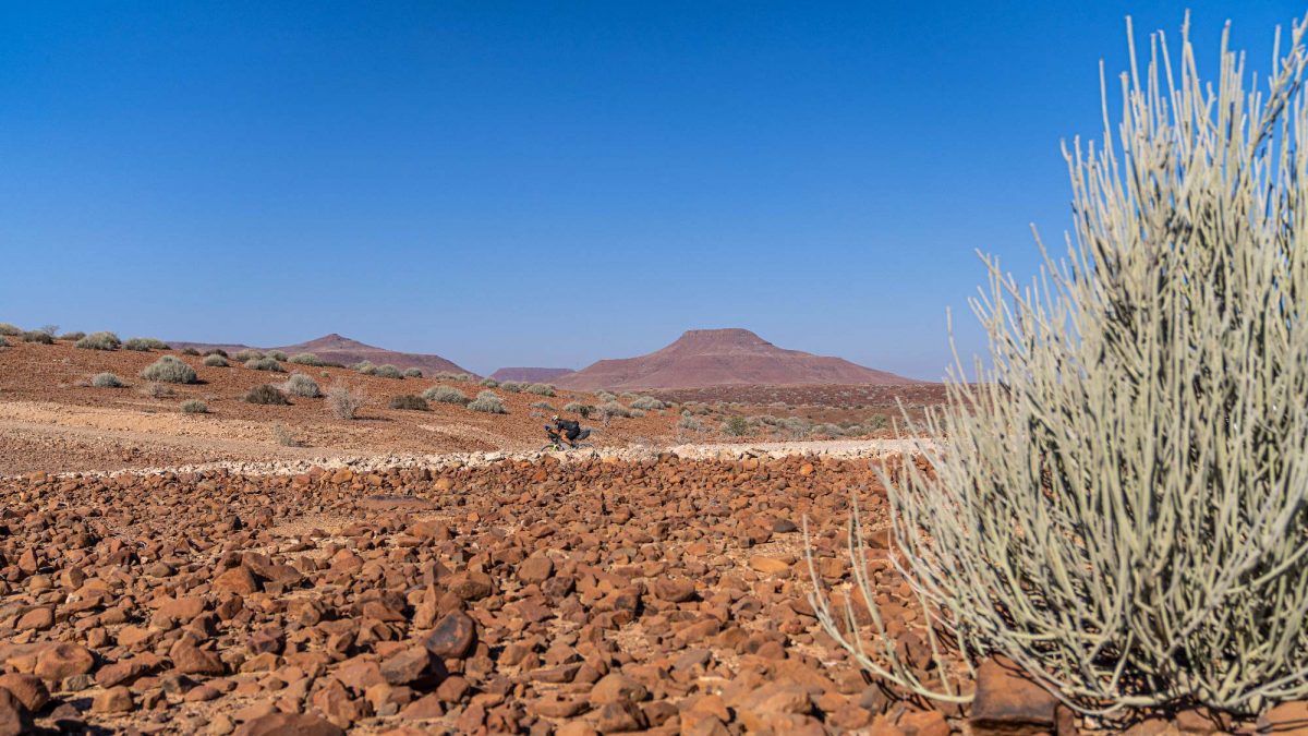 Steven le Hyaric : traversée du désert du Namib à vélo