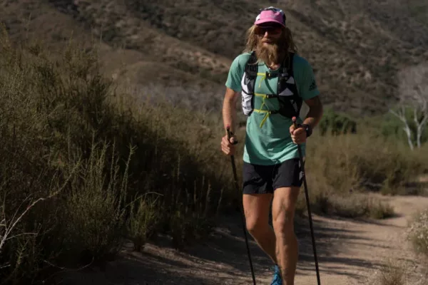 Timothy Olson bat le record FKT du Pacific Crest Trail