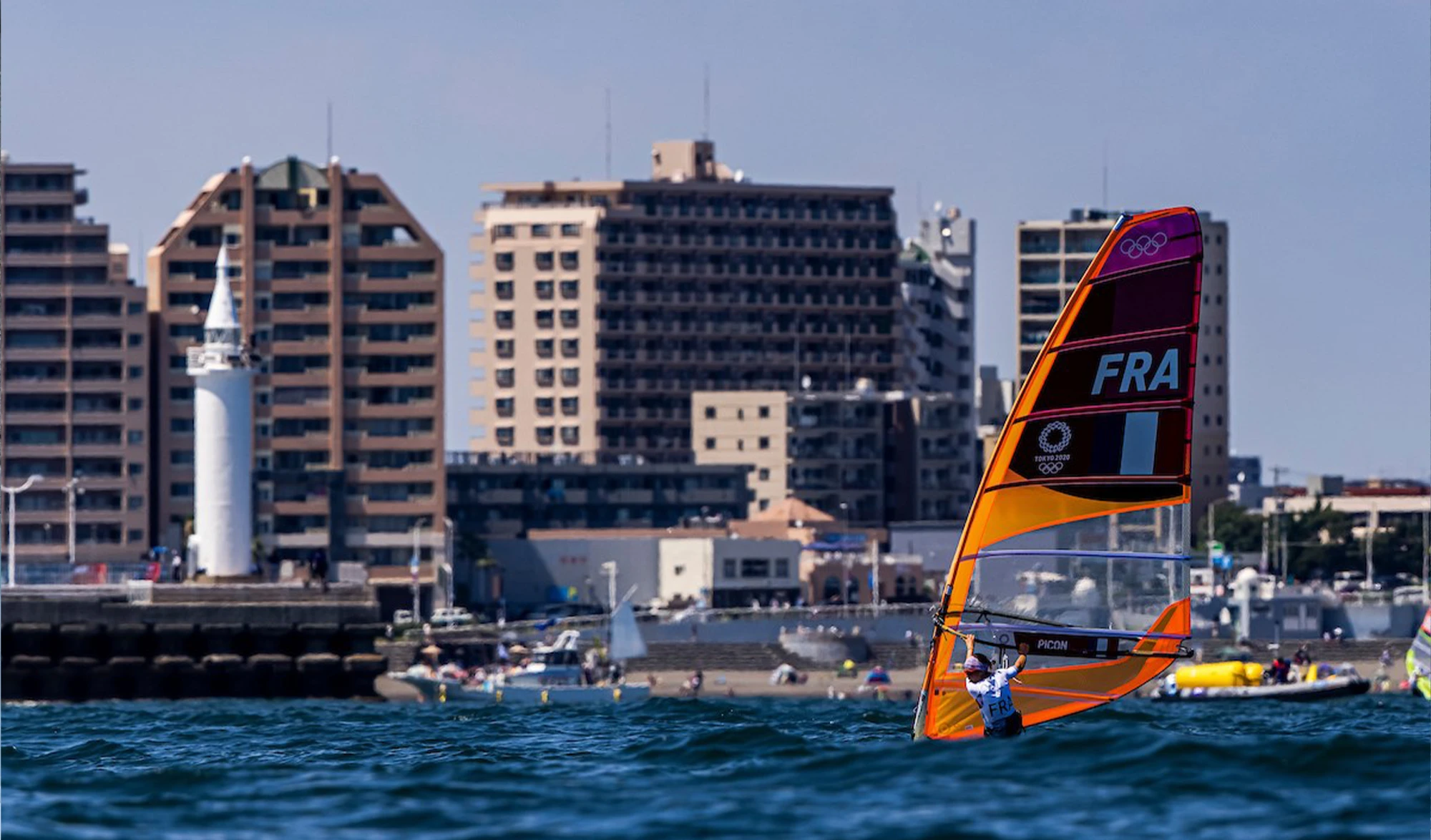 Charline Picon sur sa planche à voile Tokyo 2020