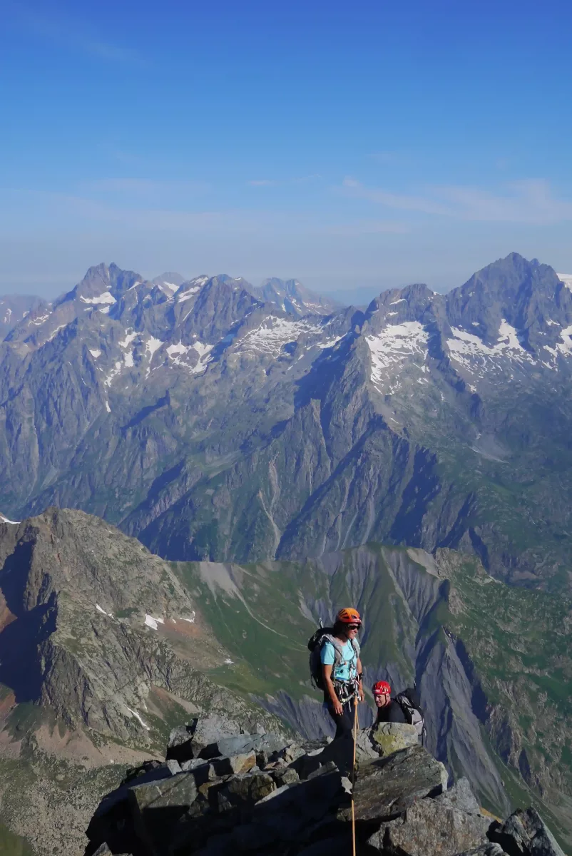 Deux Alpiniste sur une arête des écrins