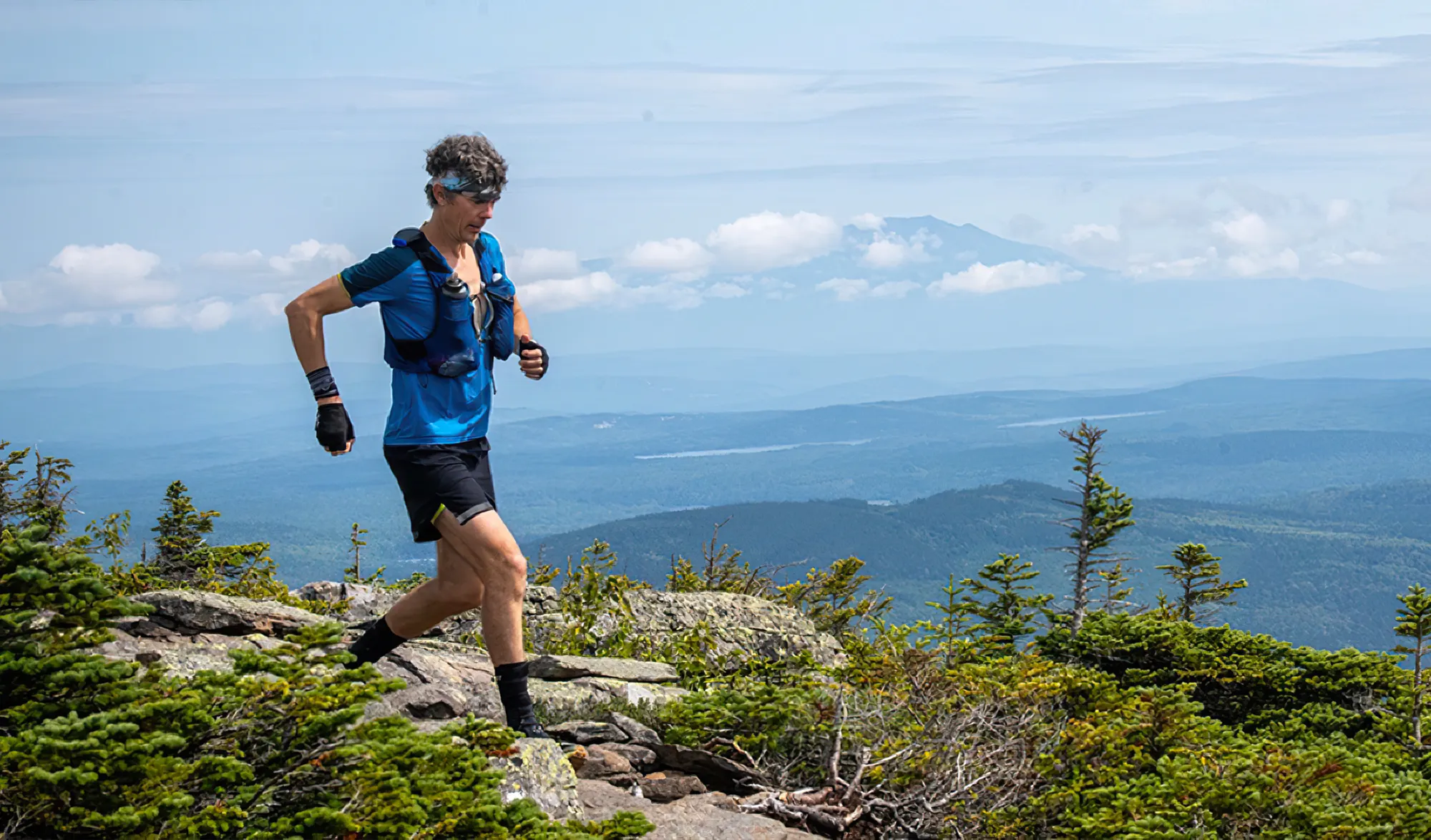 Scott Jurek en course sur le sentier des Appalaches