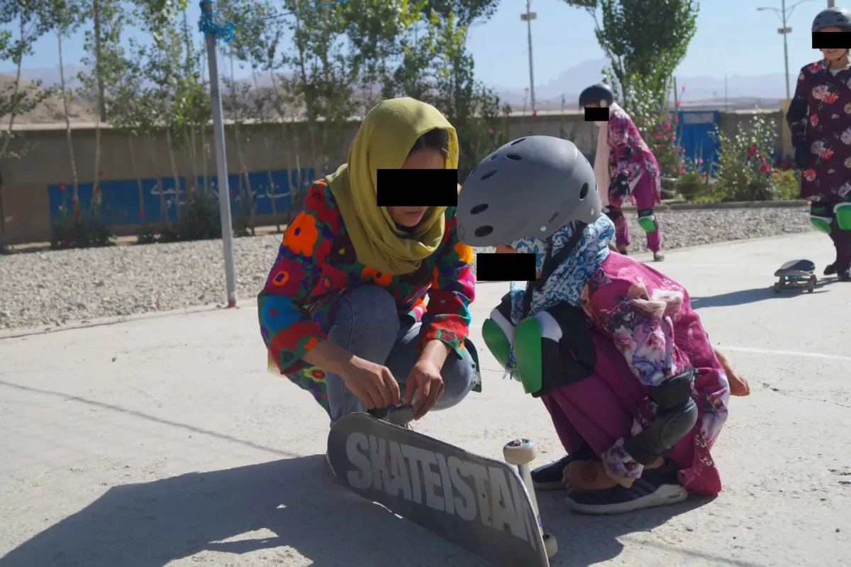 filles skate afghanistan