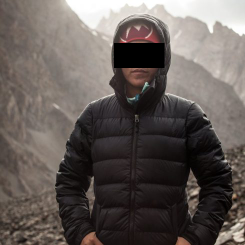 Alpiniste afghane lors de l'ascension du Mont Noshaq