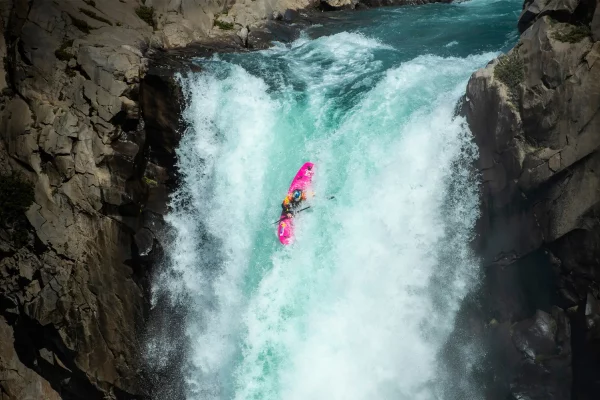 Dana Jackson chute kayak freestyle