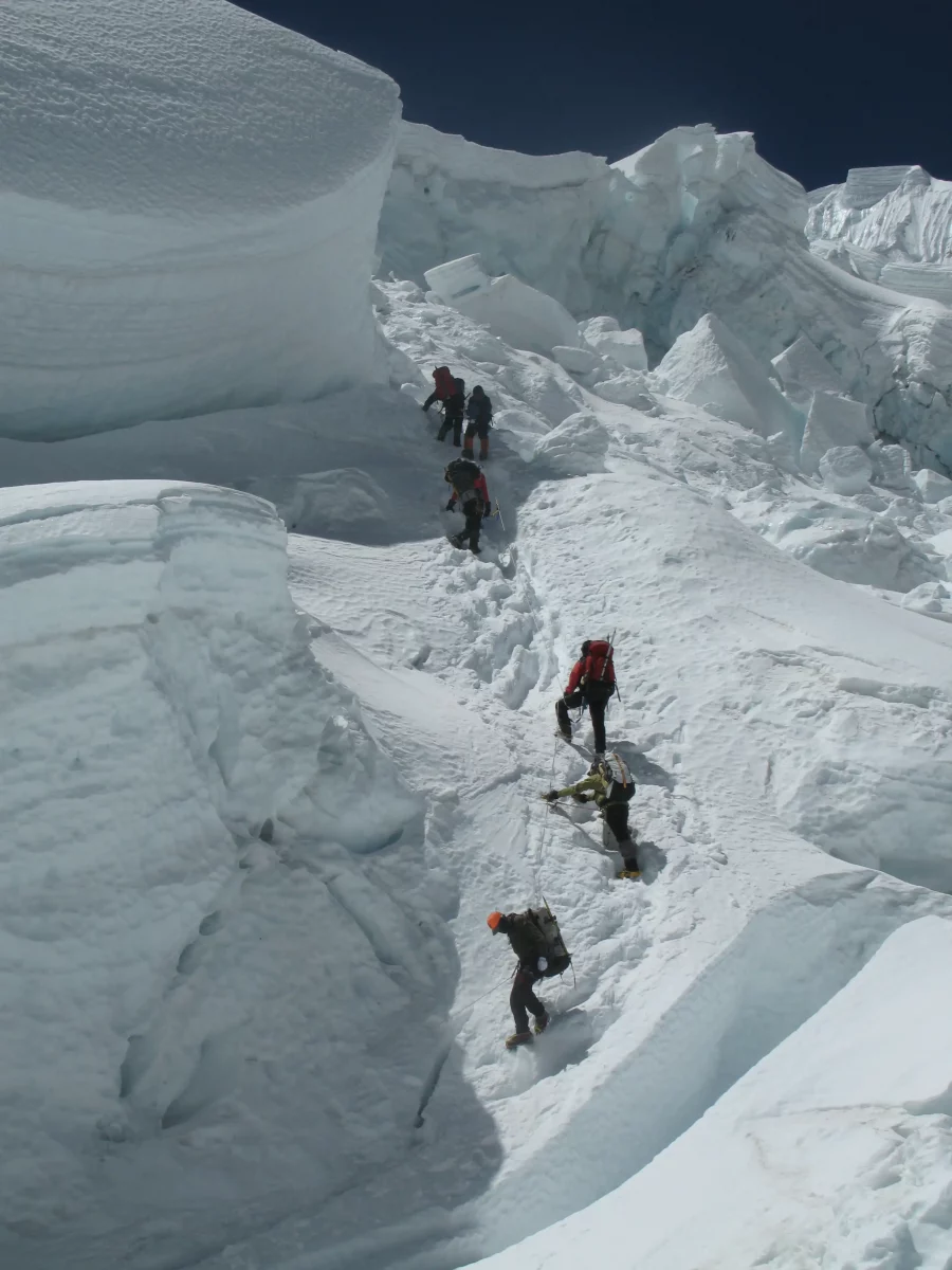 alpinistes dans la Khumbu Ice Fall Everest