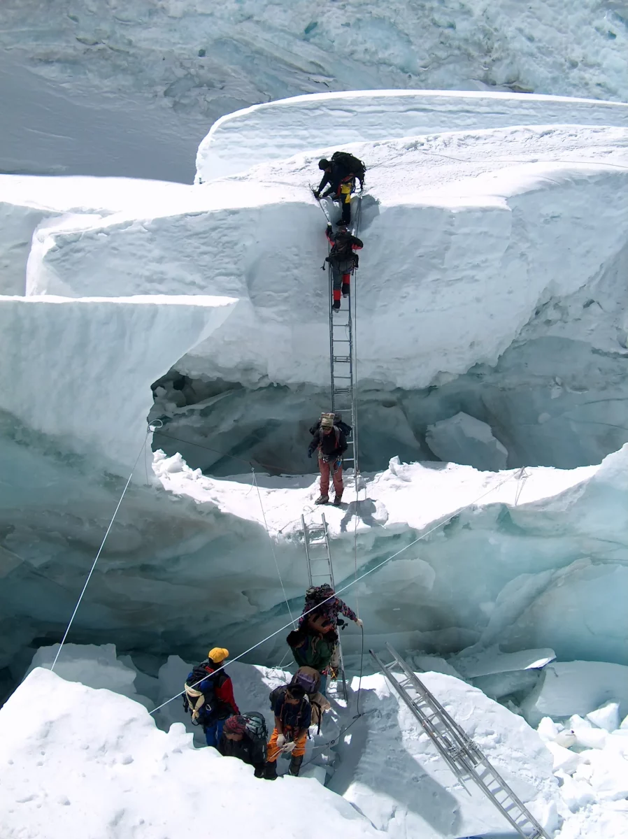 alpinistes dans la Khumbu Ice Fall Everest