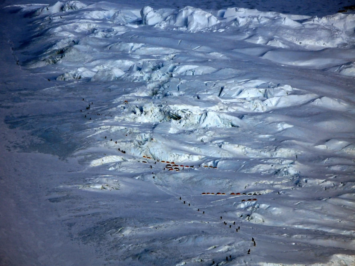alpinistes dans la Khumbu Ice Fall Everest