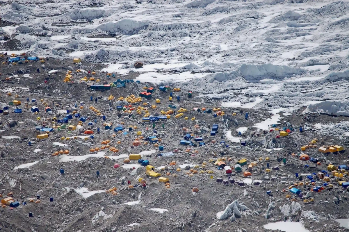 Foule d'alpinsistes sur l'Everest