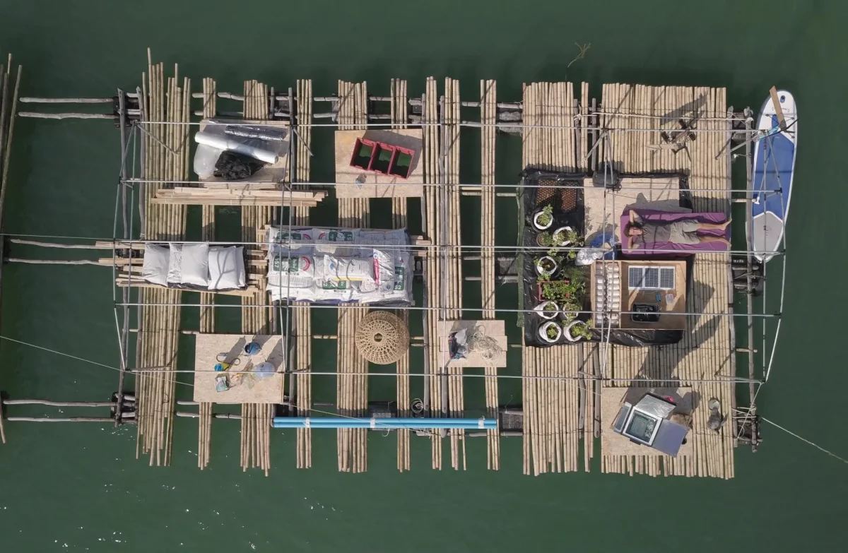 Biosphère de Corentin de Chatelperron vue par un drone