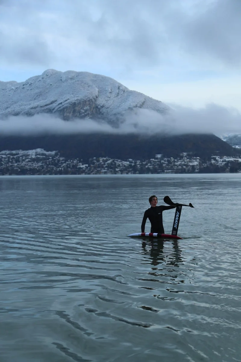 foil sur le lac d'Annecy en hiver