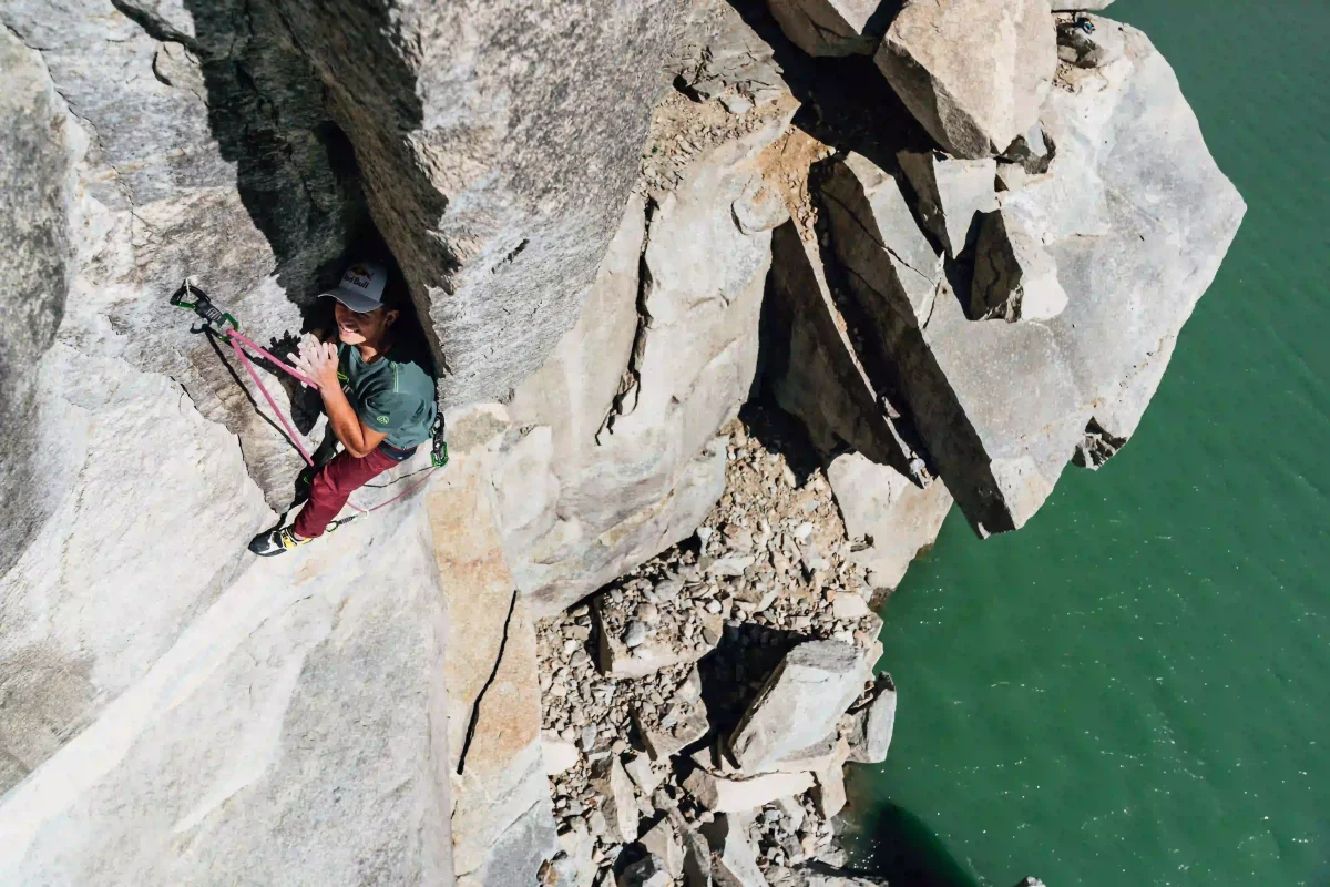 Alberto Gines Lopez escalade falaise Italie