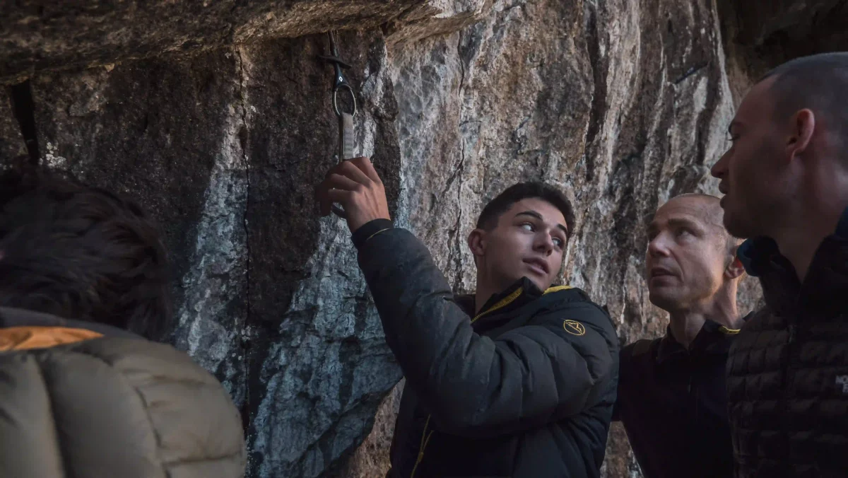 Alberto Gines Lopez escalade falaise Italie