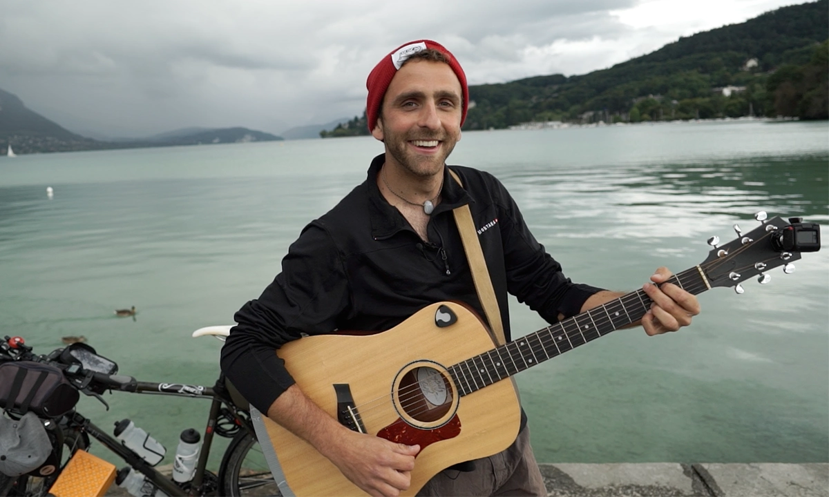 Guitare lac Annecy velo