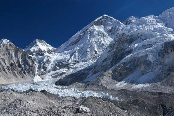 Everest glacier