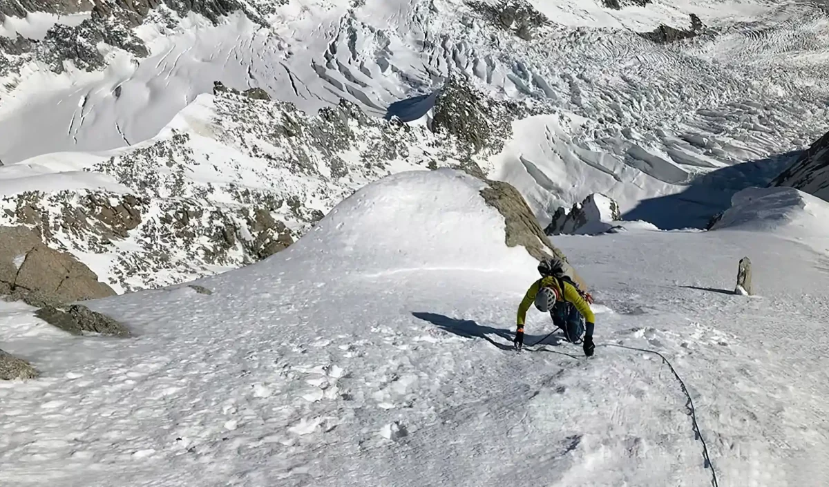 Cascade de glace sur la face Est du Mont Blanc