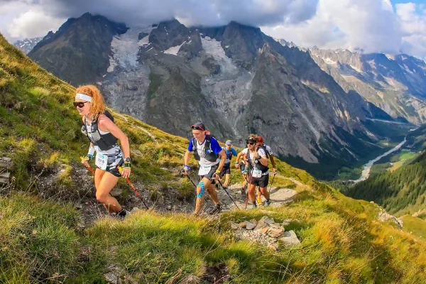 Coureurs sur la TDS - UTMB