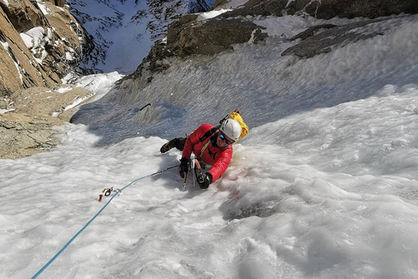 Ascension cascade glace mont blanc