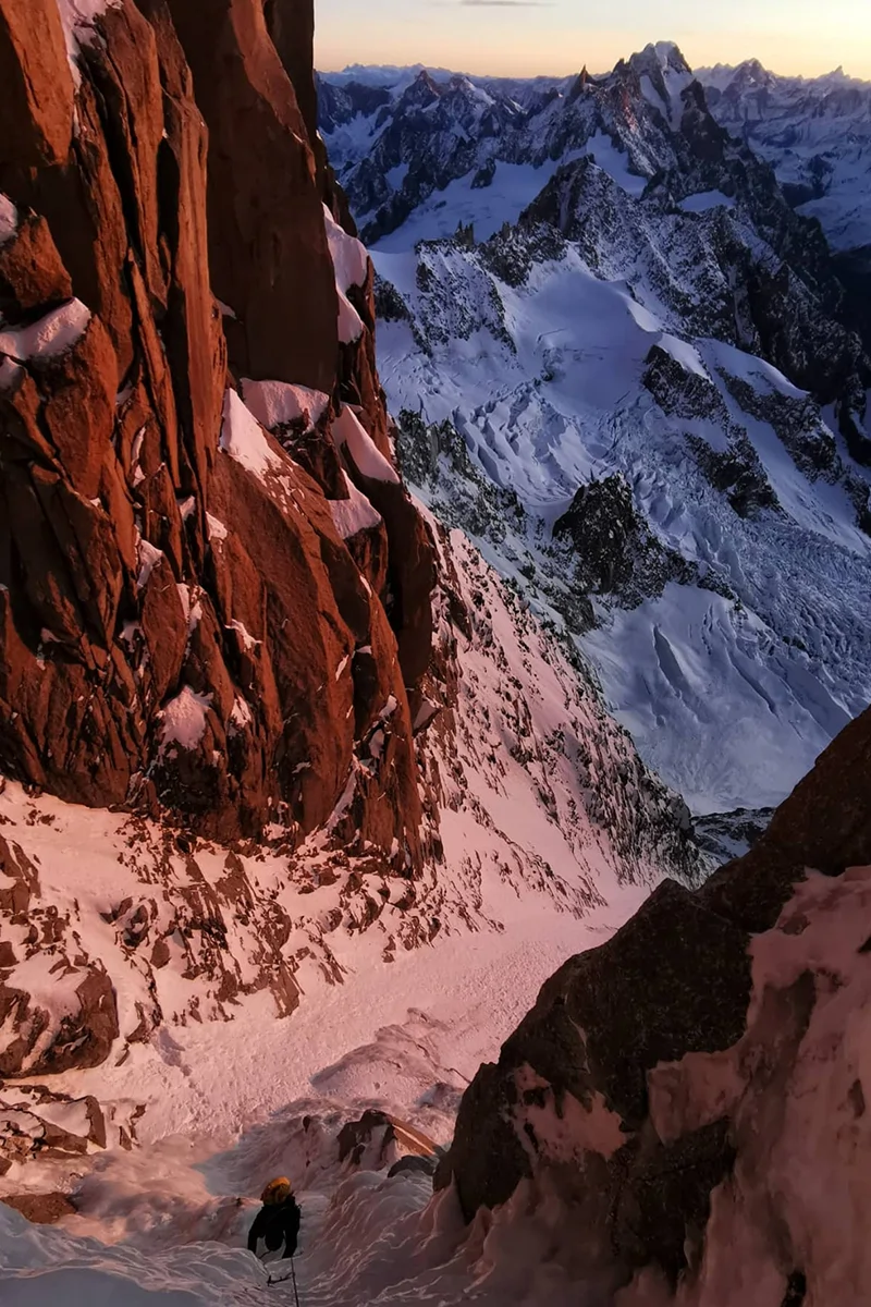 Ascension cascade glace mont blanc coucher de soleil