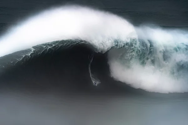 Vague Nazaré Kai Lenny