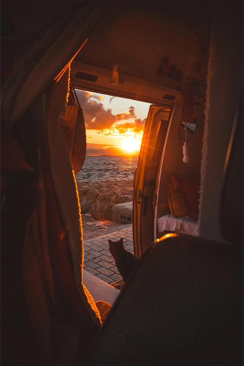 vanlife coucher de soleil