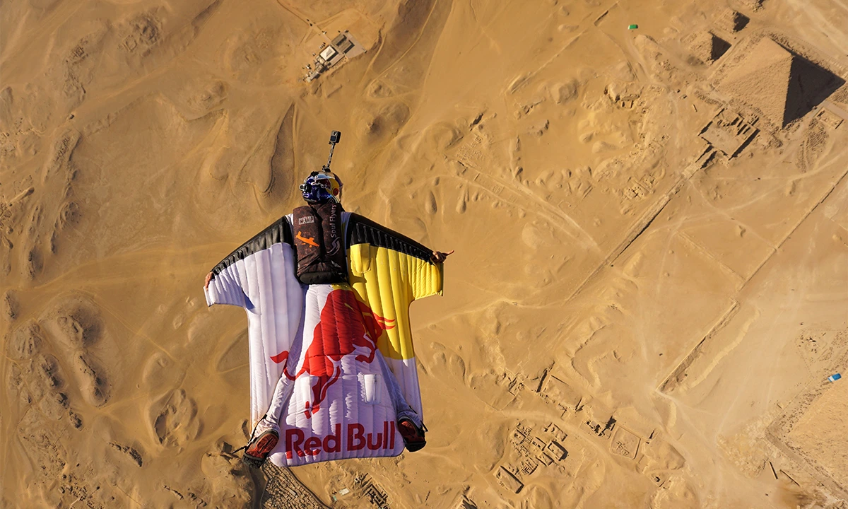 Fred Fugen wingsuit pyramides Egypte