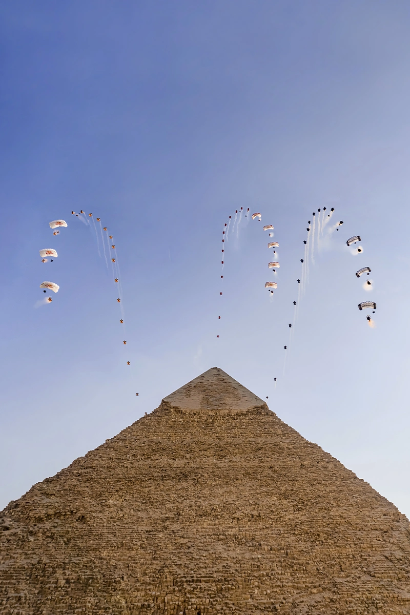 Fred Fugen wingsuit pyramides Egypte