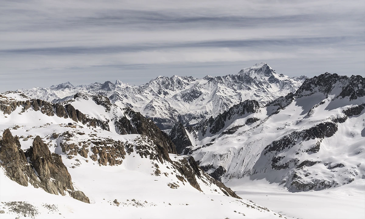 Paysage montagne enneigée