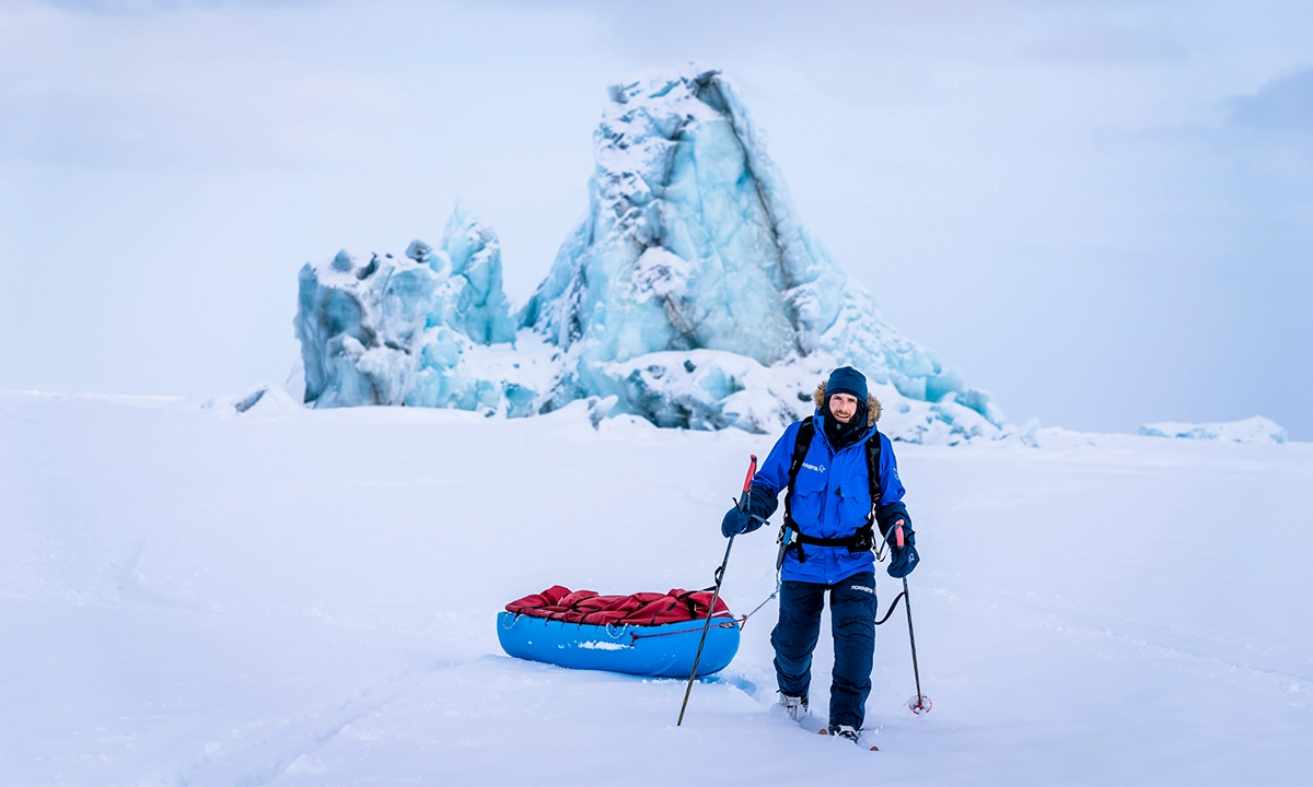 Vincent Colliard ski en Arctique