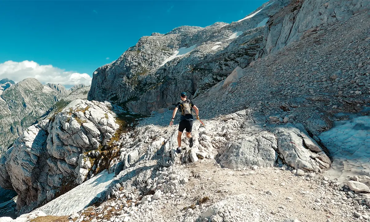 Karel Sabbe qui court dans les Alpes