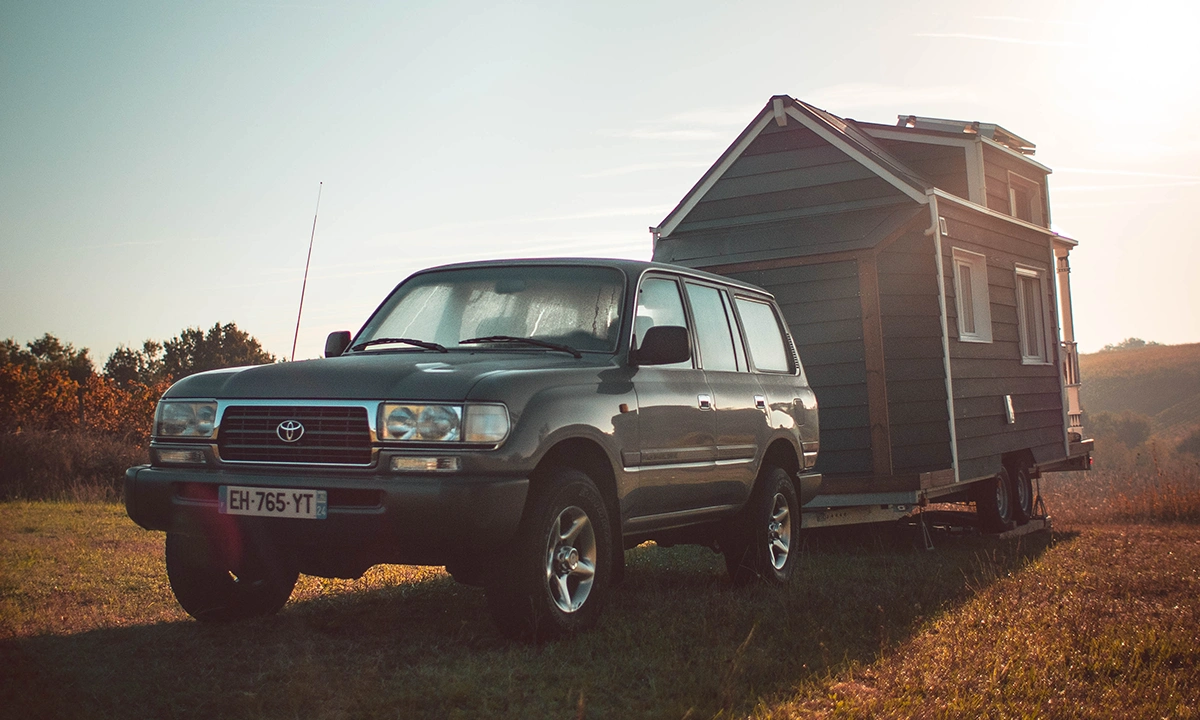 Tiny house tractee par un 4x4