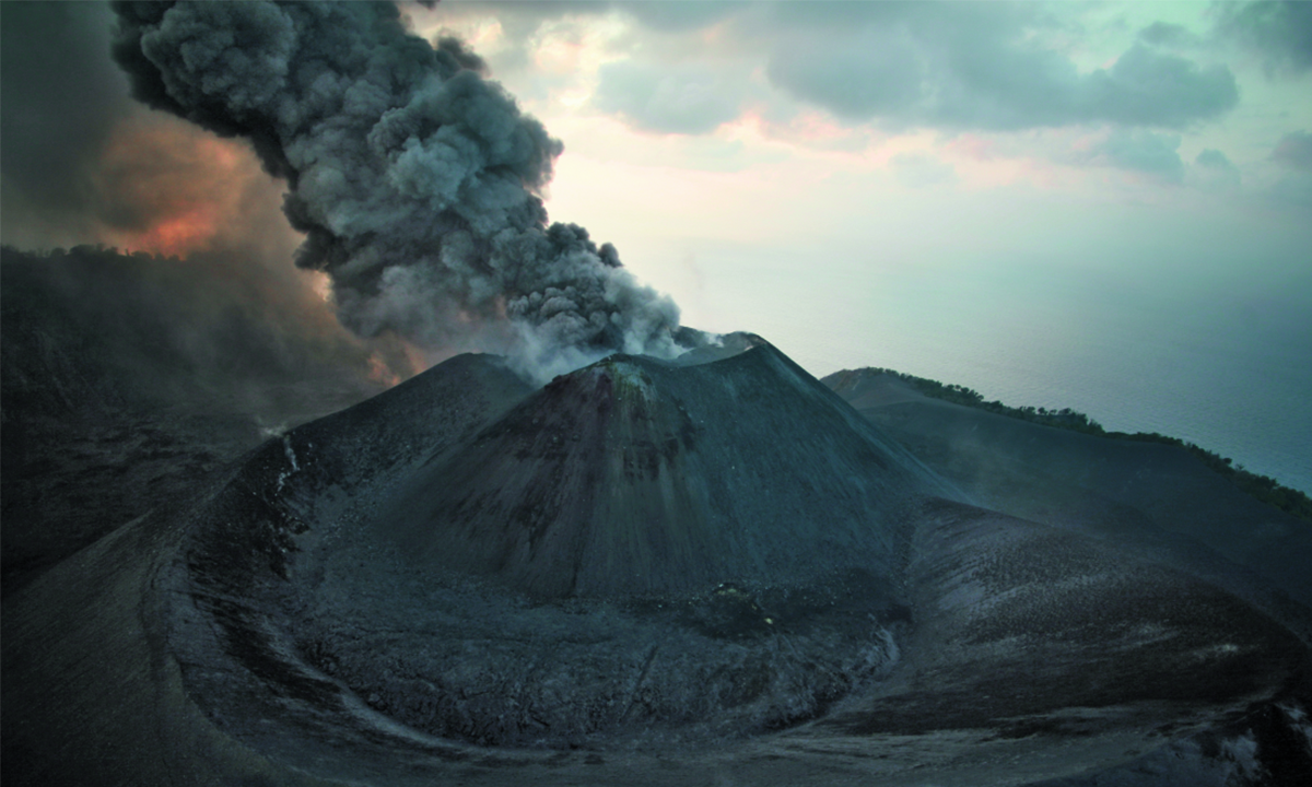 Volcan en Inde Barren Barren Island