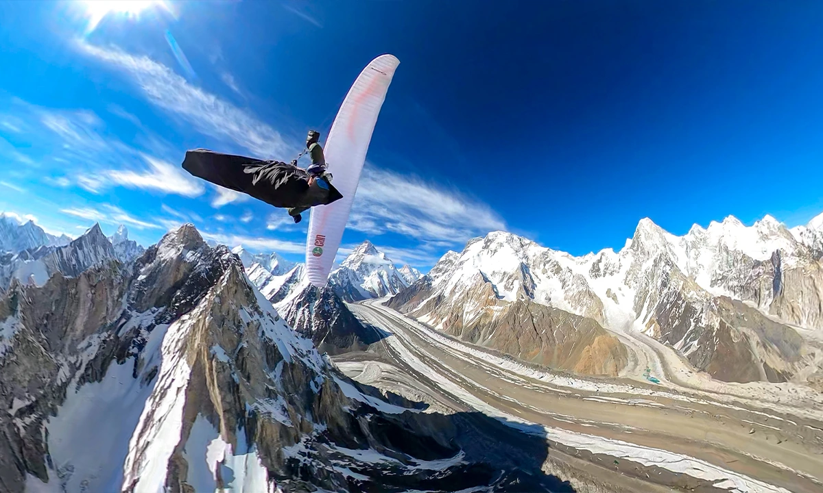 Antoine Girard vol en parapente a 8000 mètres