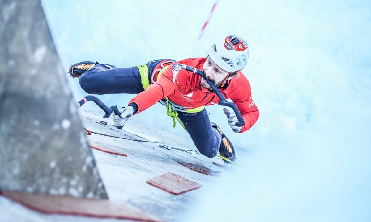 Louna Ladevant champion du monde de cascade de glace