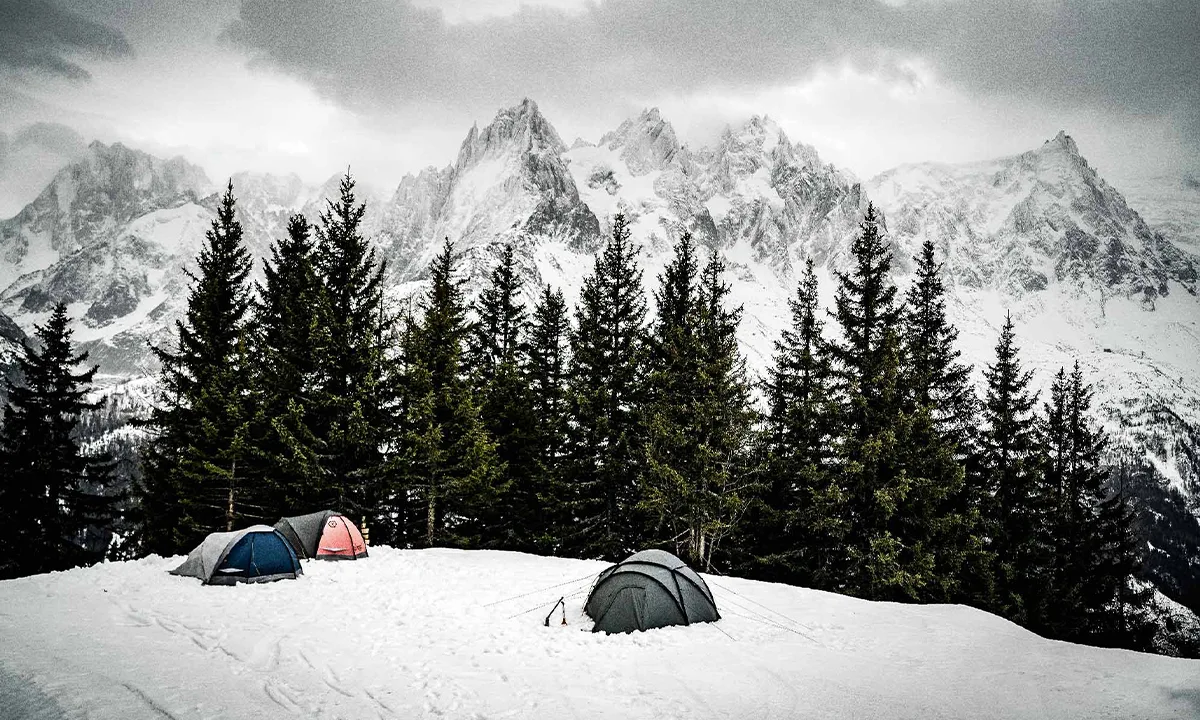 Bivouac hivernal dans les Alpes