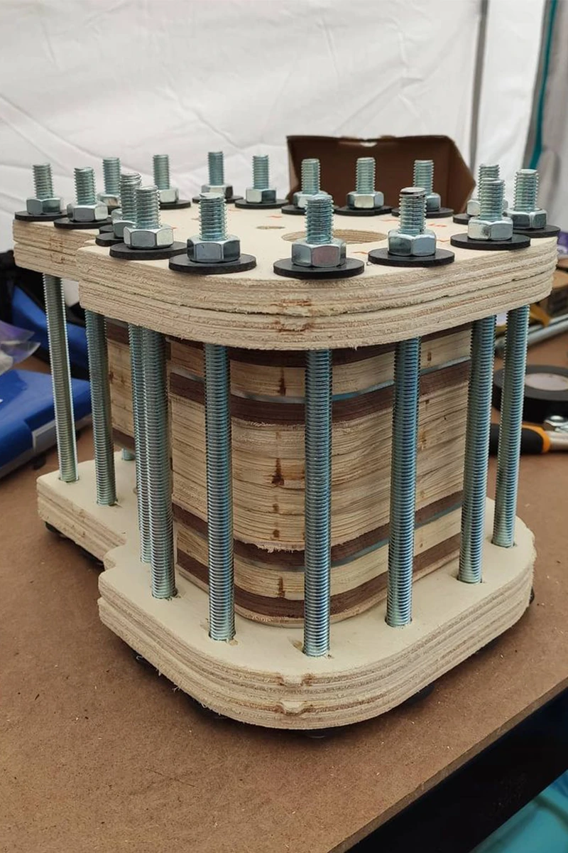 Piece velo electrique en bois