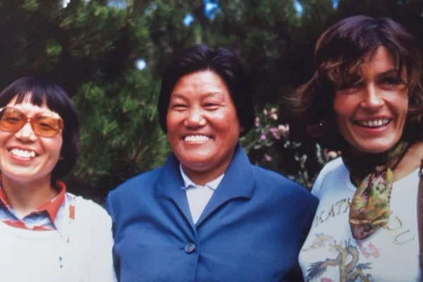 La japonaise Junko Tabei, La Tibétaine Phanthog, et la Polonaise Wanda Rutkiewicz