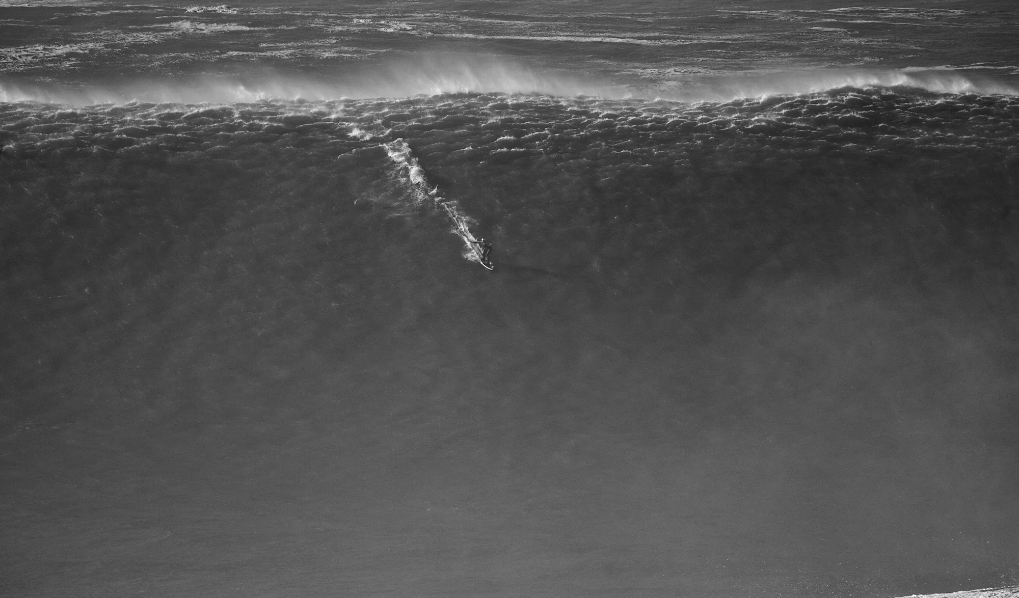 Garrett McNamara surf Nazarée